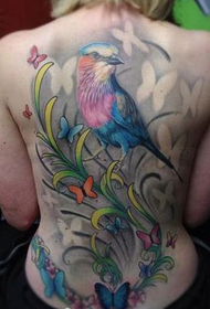 Moza bonita tatuaxe de paxaro