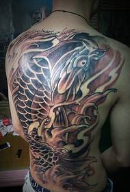 Modello di tatuaggio calamaro grande torta energica full-back giovane