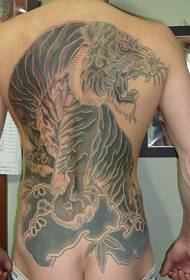 Mannlig hel rygg tiger tatoveringsmønster