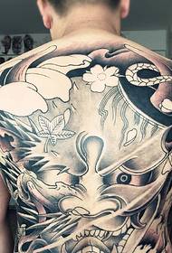 Il modello di tatuaggio big prajna a schiena piena è pieno di prepotenza