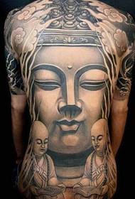 Pieno di ridicole statue di Buddha selvatico