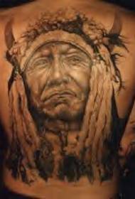 Modello di tatuaggio del ritratto del capo indiano a schiena piena