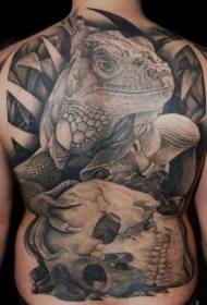Реалістичний малюнок татуювання черепа назад ящірка