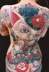 Ọkpụkpụ cat cat floral tattoo n'ụzọ zuru oke