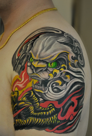 modello di tatuaggio tradizionale leone
