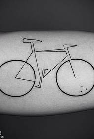 胳膊上点刺的自行车纹身图案