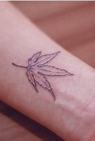 Малка свежа растителна татуировка, която всеки обича