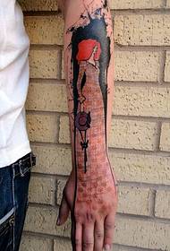tattoo láimhe i scoilteadh stíl speisialta