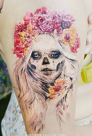 foto di tatuaggio viso rosso