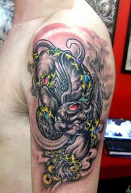 braccio squisita fantasia del tatuaggio della bestia fortunata