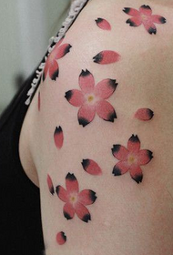 fotos de tatuagem de flor de cerejeira de cor belíssima