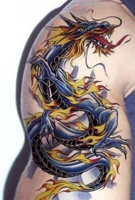 мужская рука классический дракон тату