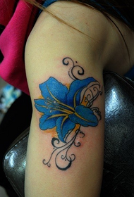 žena tetování vzor lilie tetování vzor