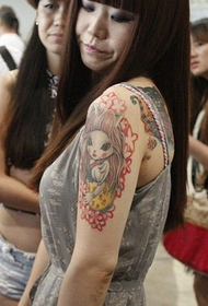 tyttö vaihtoehtoinen kissa tyttö käsi tatuointi