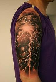 tattoo ຟ້າຜ່າບຸກຄະລິກແຂນຂອງຜູ້ຊາຍ