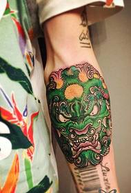 totem warna bunga lelaki lengan totem tato totem