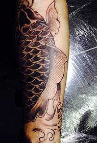 Wechidiki ruoko ruoko ruchena uye chena squid tattoo