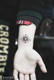 Намунаи tattoem moda armm