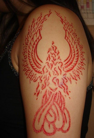 Phoenix Totem Fleisch Tattoo geschnitten
