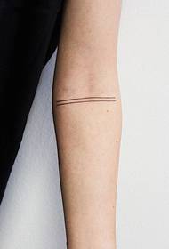 lengan tato garis yang indah