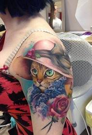 vrouw arm kleur kat tattoo werkt