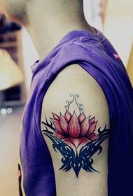 Imibala yamadoda e-lotus seat tattoo