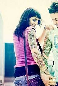 bras modèle de tatouage totem de style européen