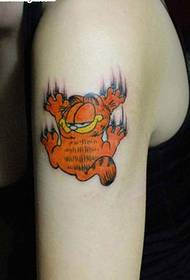 tattoo Garfield ແບບເຄື່ອນໄຫວຢູ່ແຂນ