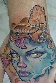 ຮູບແບບແມ່ນແຕກຕ່າງກັນຢ່າງສິ້ນຂອງ tattoo totem ແຂນ