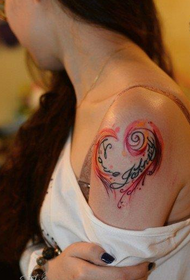 Modèle de tatouage de lettre d'amour d'avant-garde avant-gardiste avec des filles