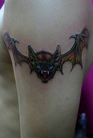手臂个性凶狠的蝙蝠纹身
