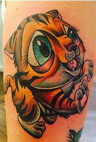 kar aranyos kis tigris tetoválás