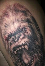 grote arm klassieke persoonlijkheid van King Kong Totem Tattoo