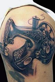 tatuaggio macchina da cucire classica braccio moda personale
