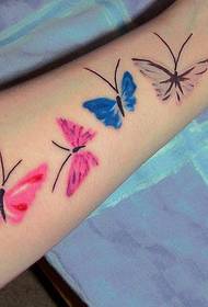 Meedchen säi schéine Schmetterling Tattoo Muster