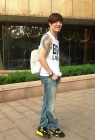qoraxda lab fashion gacanta feather tattoo
