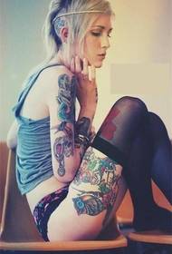 Tatuaje de belleza sexy muslo