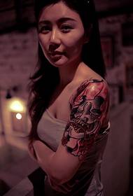 Beauty Arm und Blume Tattoo