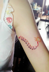 tatuatge de braç d’espurna petita