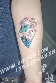 modello del tatuaggio dell'onda armata
