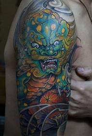 modello del tatuaggio del leone Tang Tang prepotente braccio
