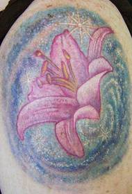 Grutte Lily Tattoo-patroanfoto