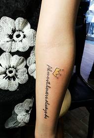 braccio tatuaggio lettera tatuaggio figura