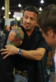 Phong cách độc đoán nam Stallone cánh tay châu Âu