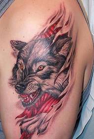 tatuagem de cabeça de lobo braço dominador