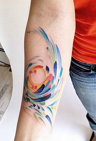 modèle de tatouage figure de bras d'encre tourbillon de beauté