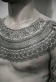 tattoo totem ດ້ວຍແຂນແລະເອິກພ້ອມກັນ