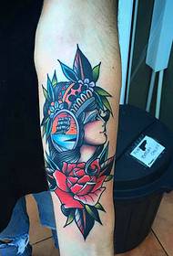 bel avatar sul braccio della testa tatuaggio