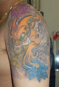 muundo wa tattoo ya dhahabu lotus maua