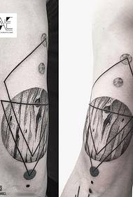 Pag-abuso sa Arms ng Abstract Figure Tattoo Pattern
